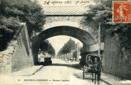 Av Laplace 3
